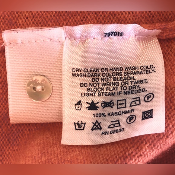 LANDS END sXS cashmere collared sweater Gorgeous melon color Very soft Looks new - Picture 5 of 5